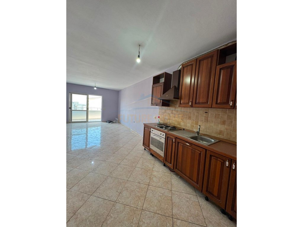 Apartament 1+1, Rruga Shefqet Kuka, Fresk