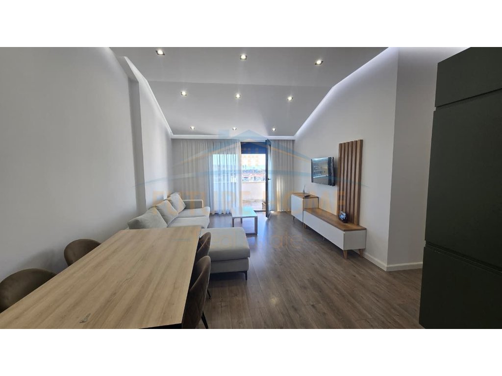 Apartament 2+1, Rruga Thesarit,Fresku,Tirana.