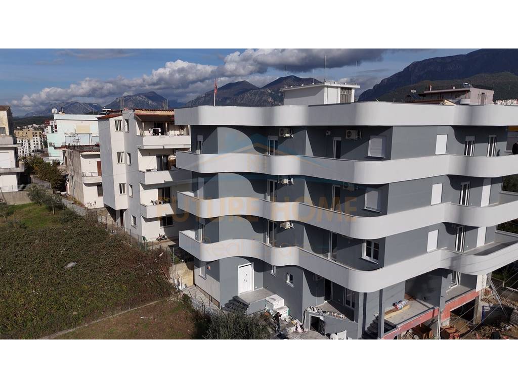Godine 5-kateshe, Kodra e Priftit, Tirane